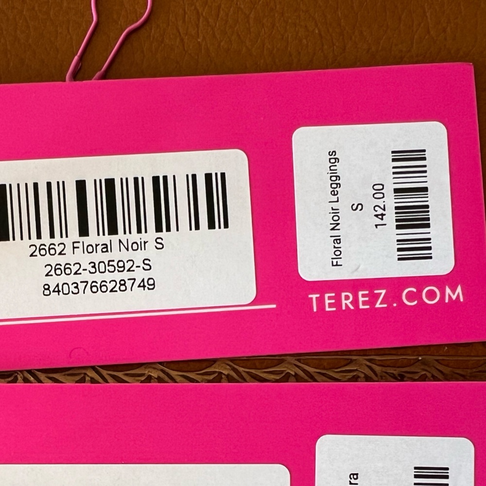 Terez DuoKnit Activewear - Leggings in FLORAL NOIR - Picture 3 of 8